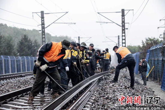 “天窗”京哈铁路第二阶段集中修施工圆满结束